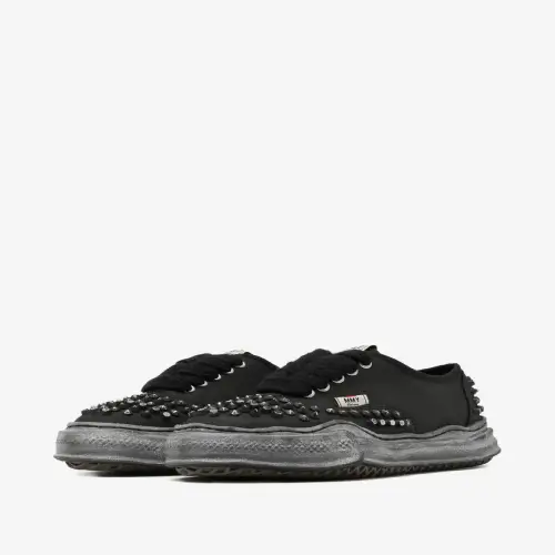 Maison Mihara Yasuhiro Wayne Sneakers Front View Front view of Maison Mihara Yasuhiro Wayne Sneakers