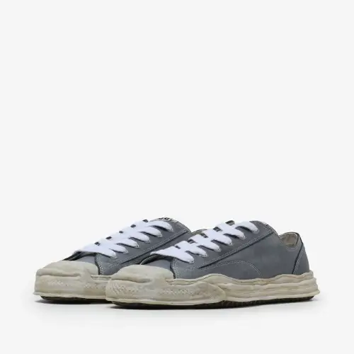 Maison Mihara Yasuhiro Hank Vintage Lace-up Sneakers – Front View Maison Mihara Yasuhiro Hank Vintage Lace-up Sneakers front view showing the toe and lace-up design